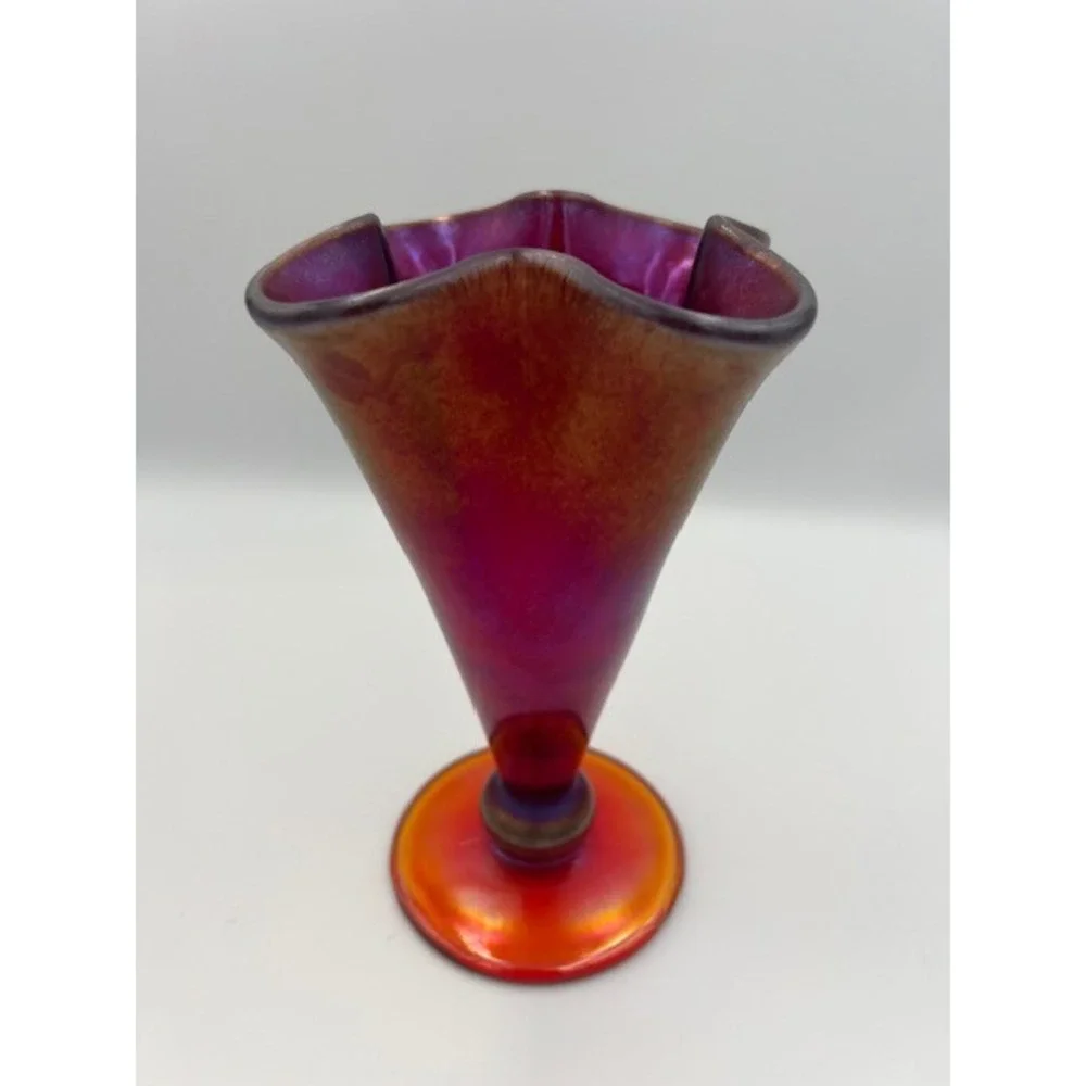 Fenton Art Glass Ruby Amberina Stretch Glass Cloverleaf Ruffled Trumpet Vase 8.5